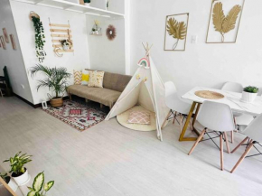 Cozy Nordic w/Balcony & Parking Near Burnham
